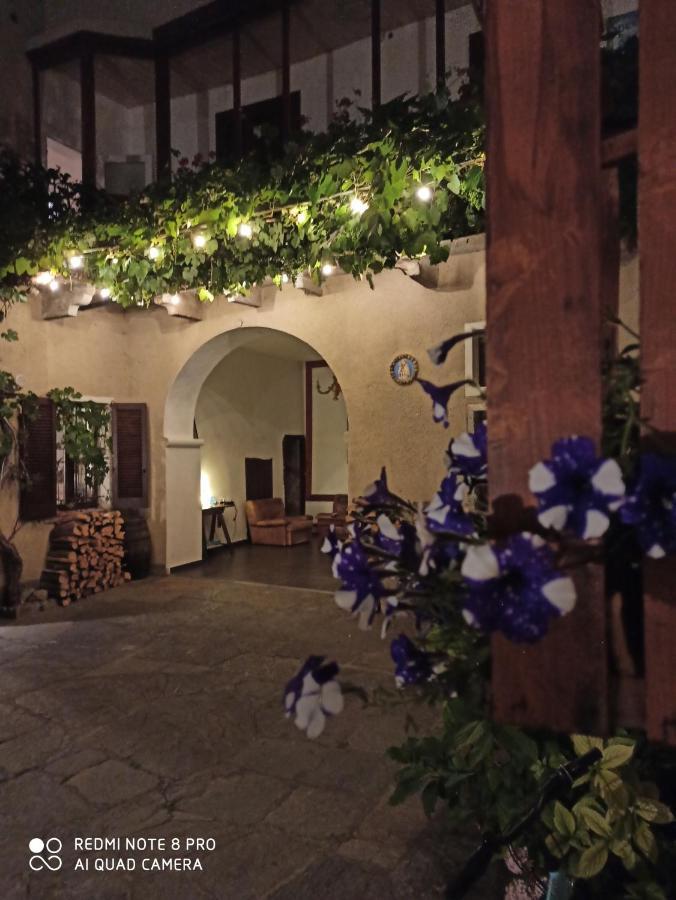 Casa Olmi Dependance Lejlighed Castiglione dʼIntelvi Eksteriør billede